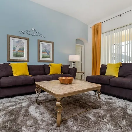 8150 Fan Palm Villa